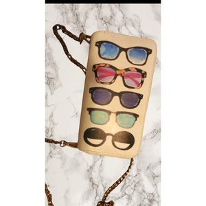 Vintage-Inspired Crossbody Wallet